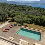 Family With Pool And Sublime Sea View Villa
