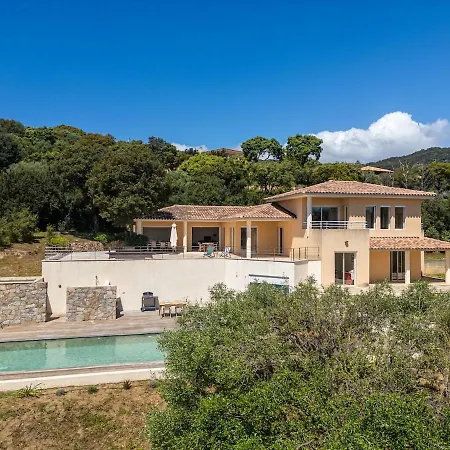 Family With Pool And Sublime Sea View Vila *