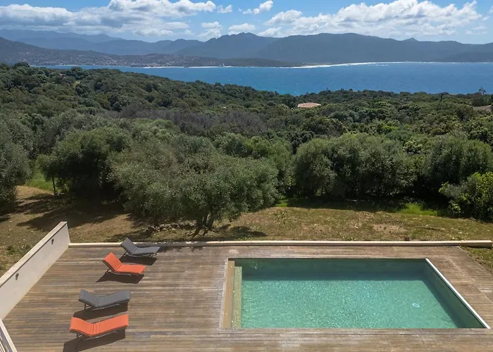 Family With Pool And Sublime Sea View Vila *