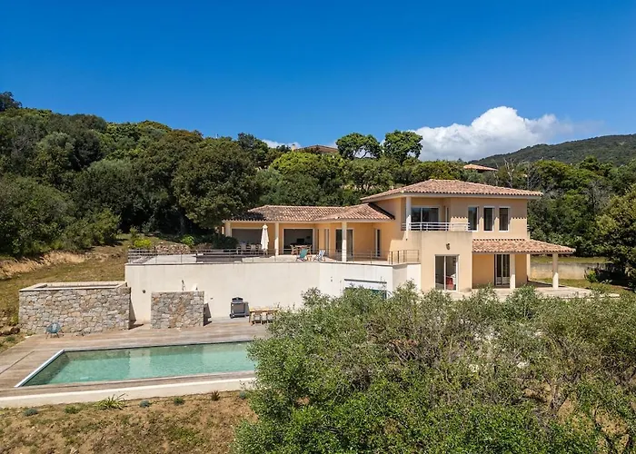 Family With Pool And Sublime Sea View Vila *