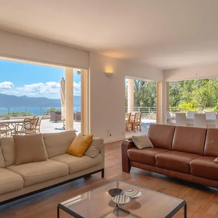 Family With Pool And Sublime Sea View *