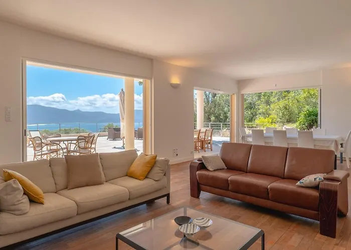 Family With Pool And Sublime Sea View *